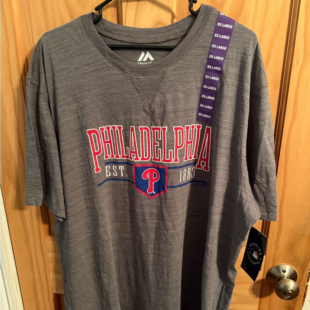 New With Tags, Men’s Philadelphia Phillies T- Shirt Size 2 XL